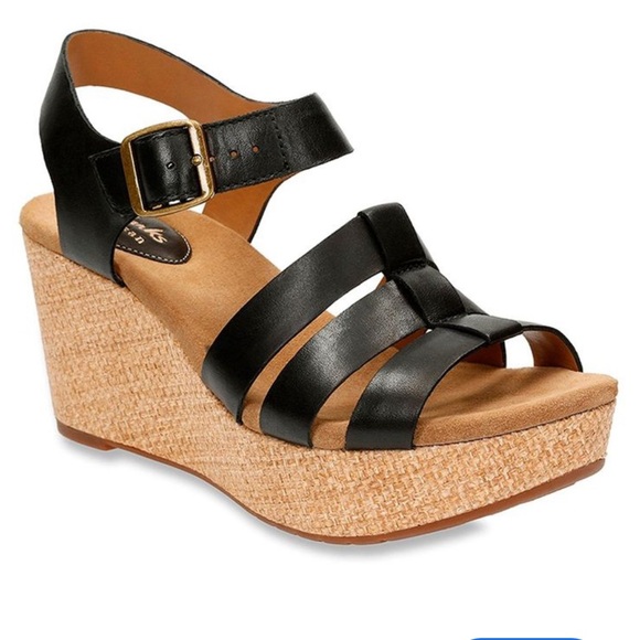 Clarks sandal,wedge slight platform size 8 black - Picture 10 of 10